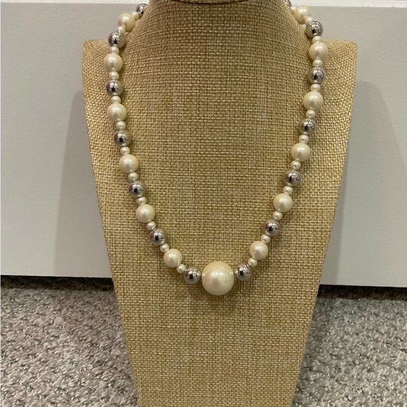 Ann Taylor Pearlized Metal Bead Statement Necklace - Picture 3 of 5